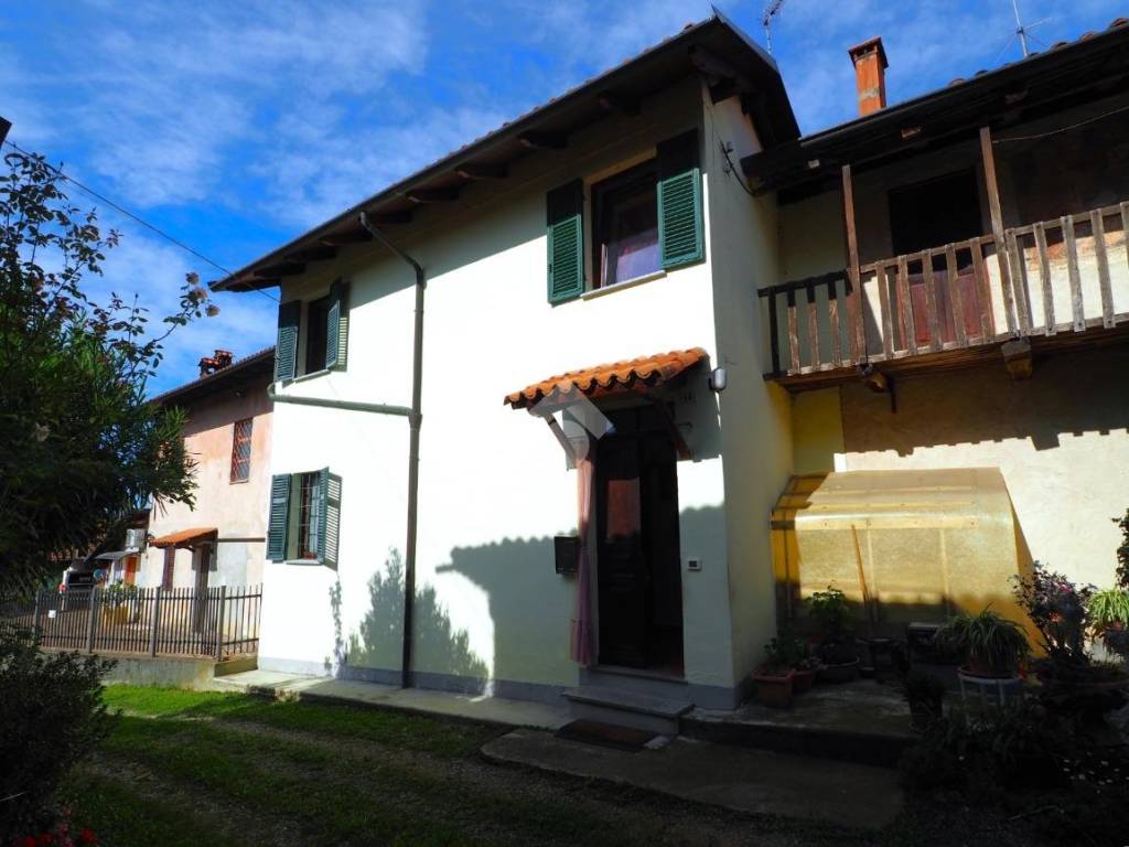 casa semindipendente in vendita a Brusnengo