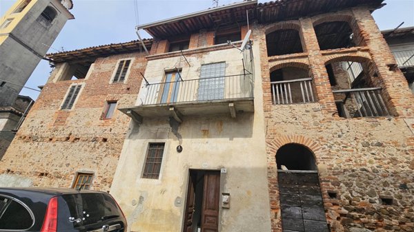 casa indipendente in vendita a Brusnengo