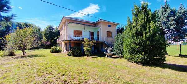 casa indipendente in vendita a Brusnengo