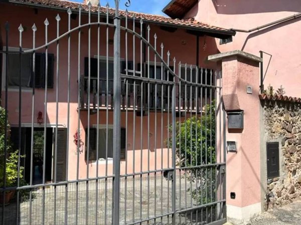 casa indipendente in vendita a Brusnengo