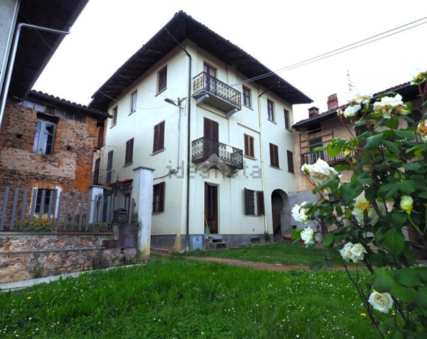 casa semindipendente in vendita a Brusnengo