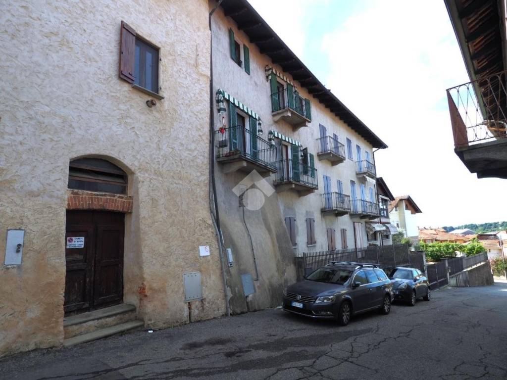 casa indipendente in vendita a Brusnengo