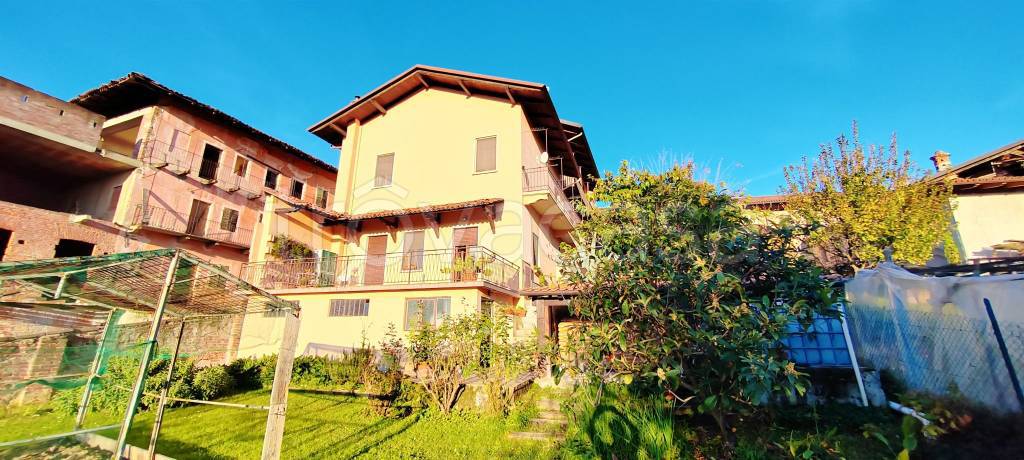 casa indipendente in vendita a Brusnengo