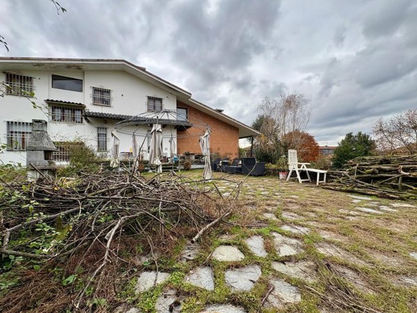 casa indipendente in vendita a Brusnengo