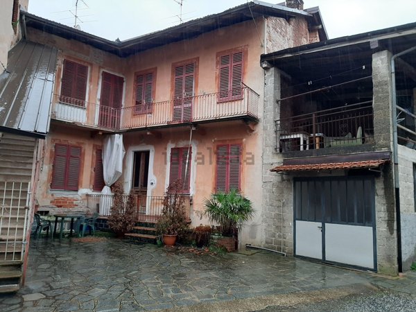 casa indipendente in vendita a Brusnengo