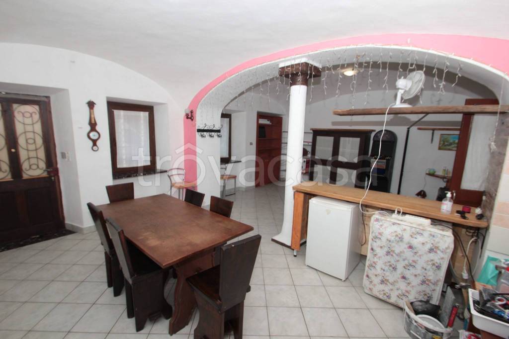 casa indipendente in vendita a Brusnengo