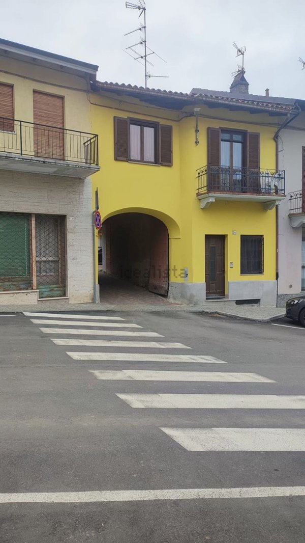 casa indipendente in vendita a Brusnengo