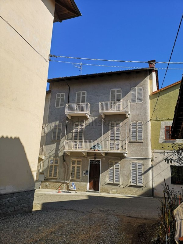 casa indipendente in vendita a Brusnengo