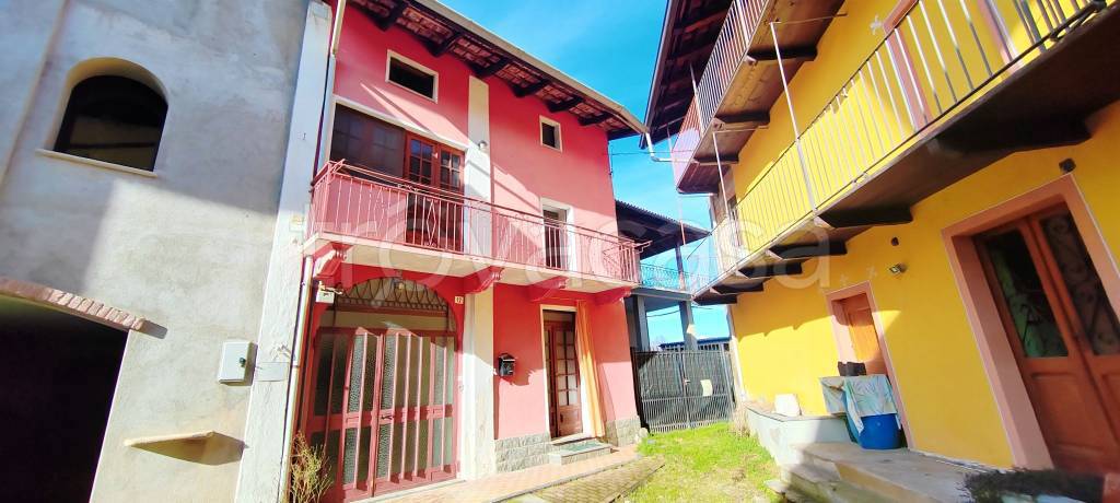 casa indipendente in vendita a Brusnengo