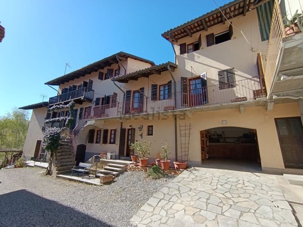 casa semindipendente in vendita a Brusnengo