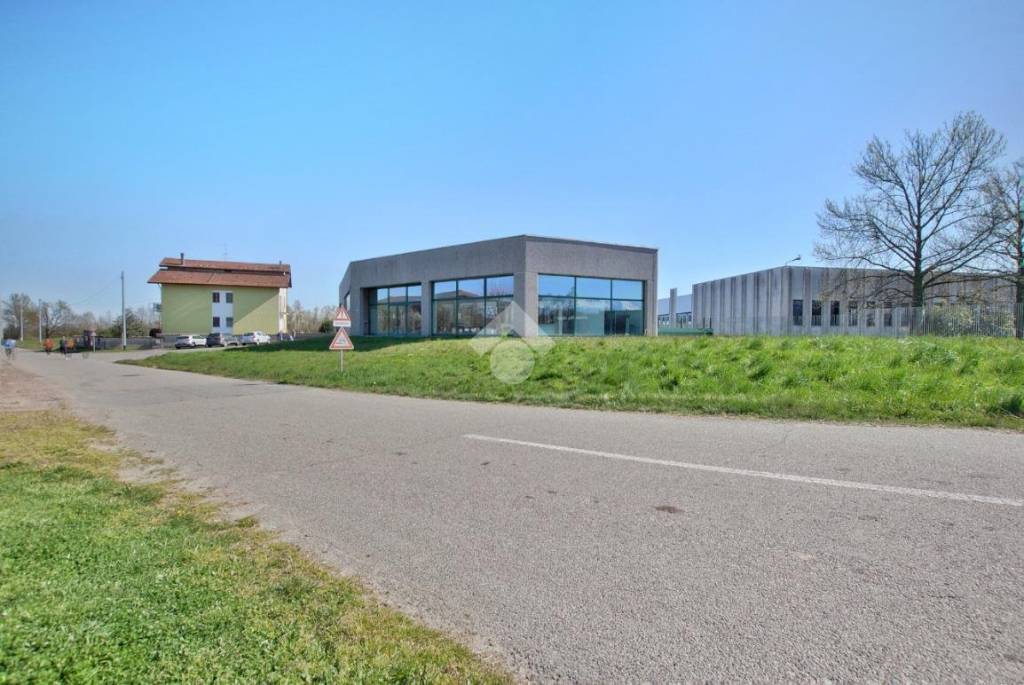 casale in vendita a Brusnengo