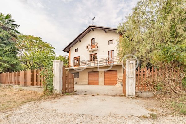 casa indipendente in vendita a Brusnengo