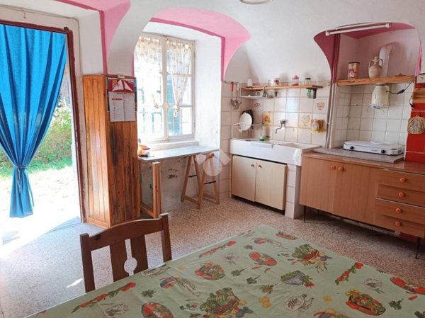 casa indipendente in vendita a Camandona