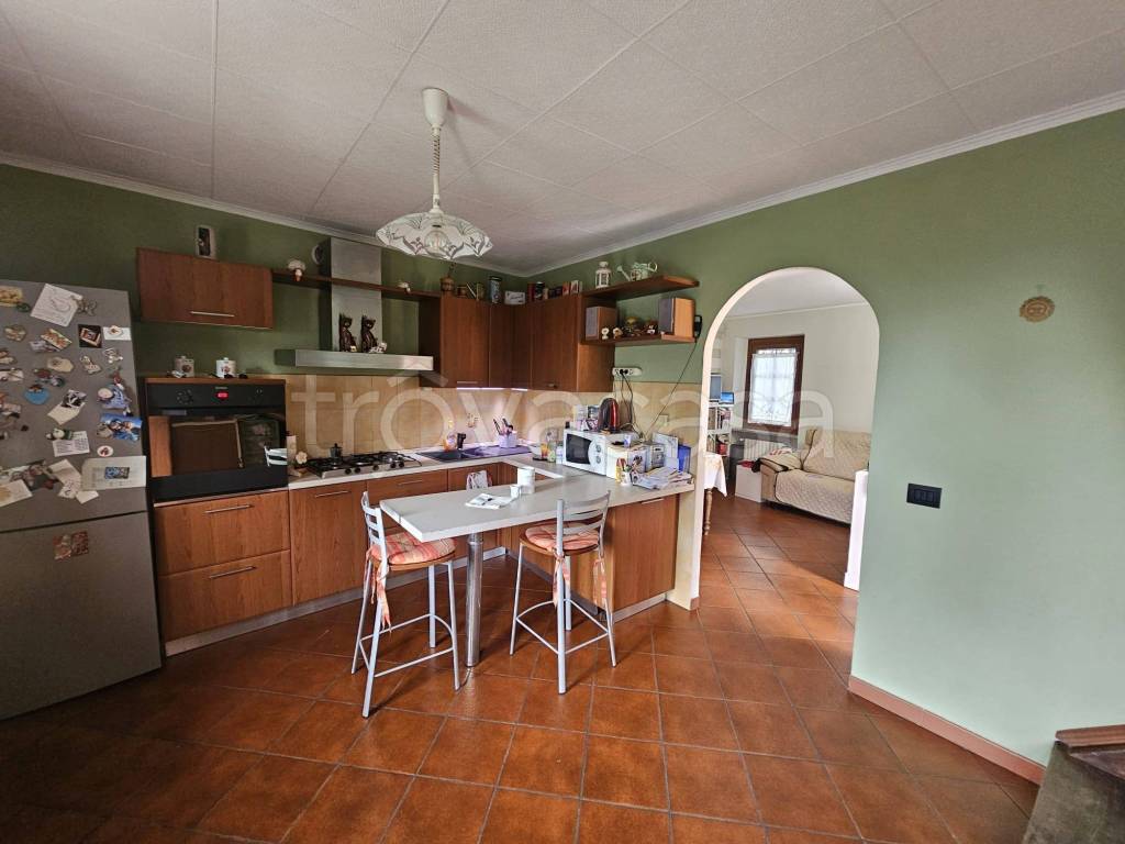 casa indipendente in vendita a Camandona