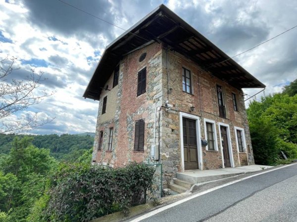 casa indipendente in vendita a Camandona