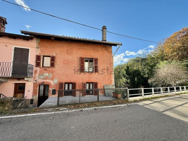 casa indipendente in vendita a Camandona