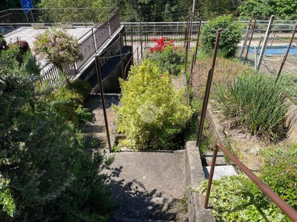 casa indipendente in vendita a Camandona