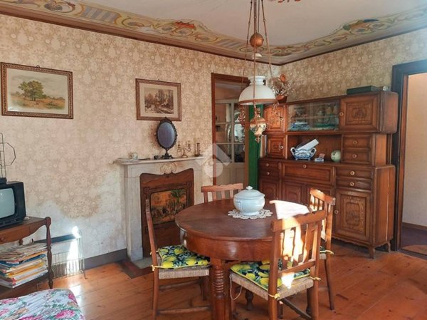 casa indipendente in vendita a Camandona