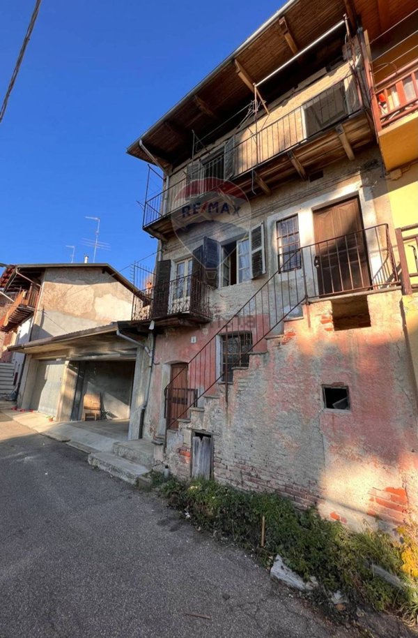 casa indipendente in vendita a Camandona