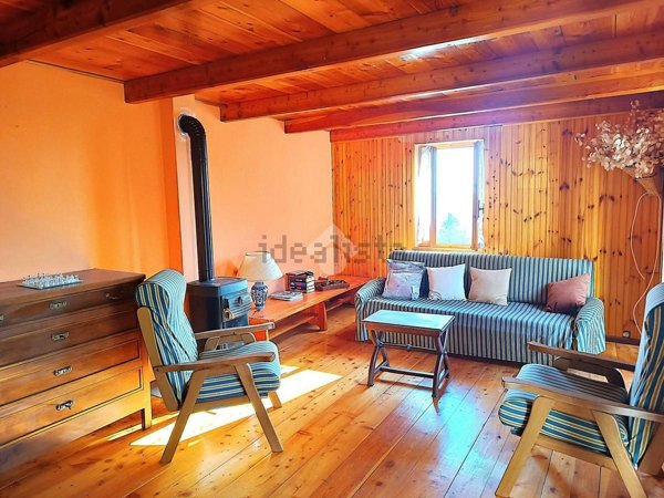 casa indipendente in vendita a Camandona