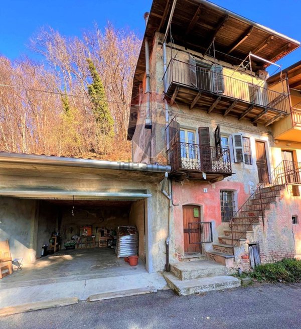 casa indipendente in vendita a Camandona