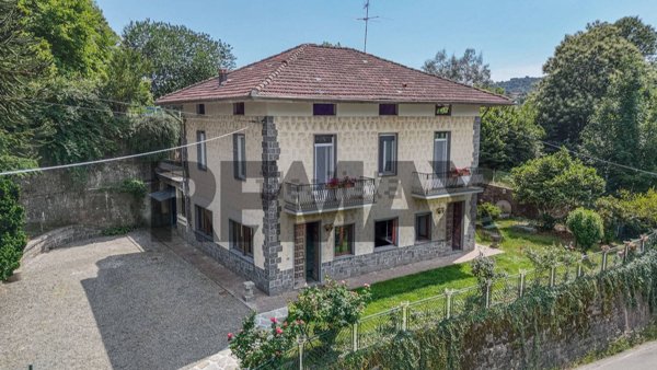 casa indipendente in vendita a Camandona