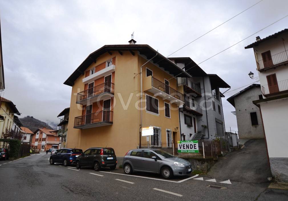 casa indipendente in vendita a Camandona in zona Cerale