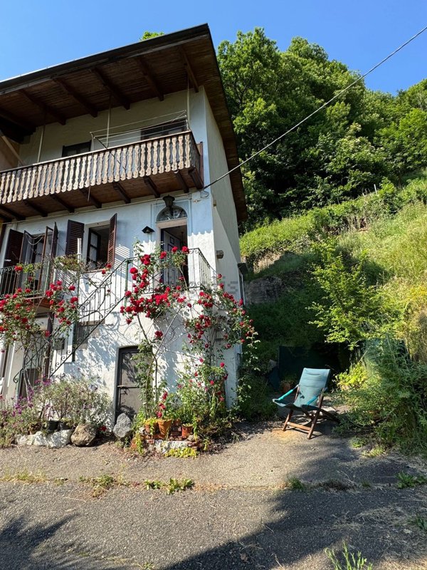 casa indipendente in vendita a Camandona in zona Dagostino