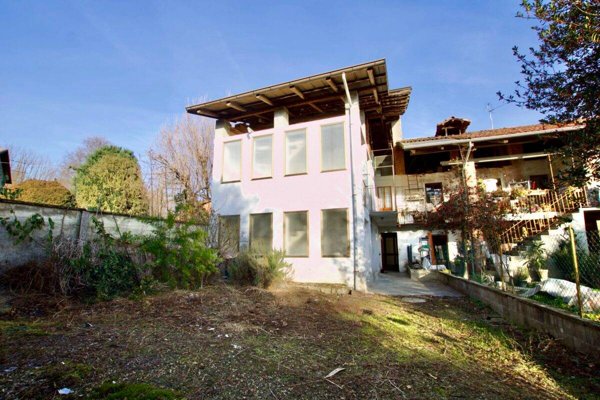 casa indipendente in vendita a Camburzano