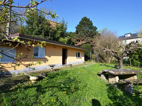 casa indipendente in vendita a Camburzano