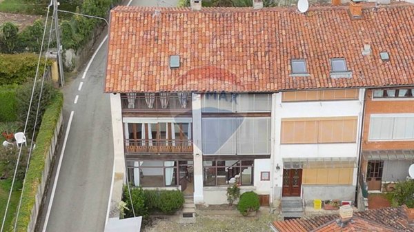 casa indipendente in vendita a Camburzano