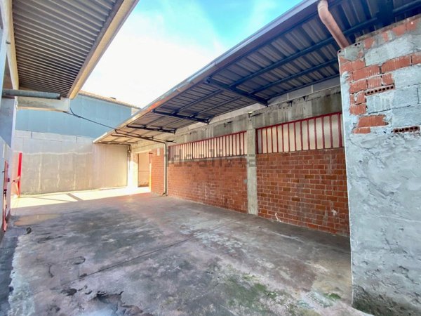 locale di sgombero in vendita a Camburzano