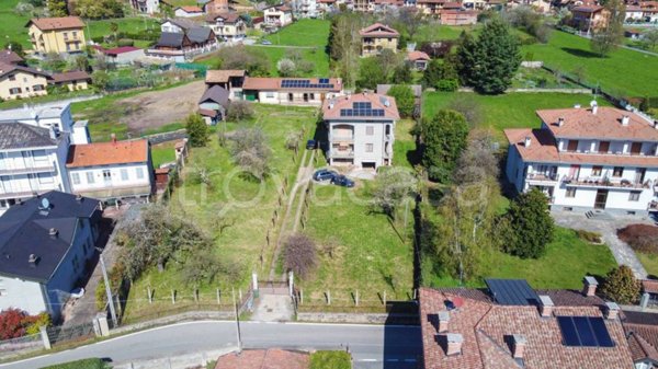 casa indipendente in vendita a Camburzano