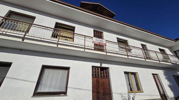 casa indipendente in vendita a Camburzano