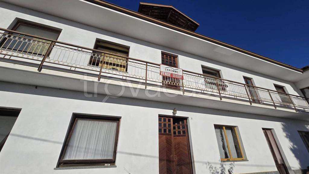 casa indipendente in vendita a Camburzano