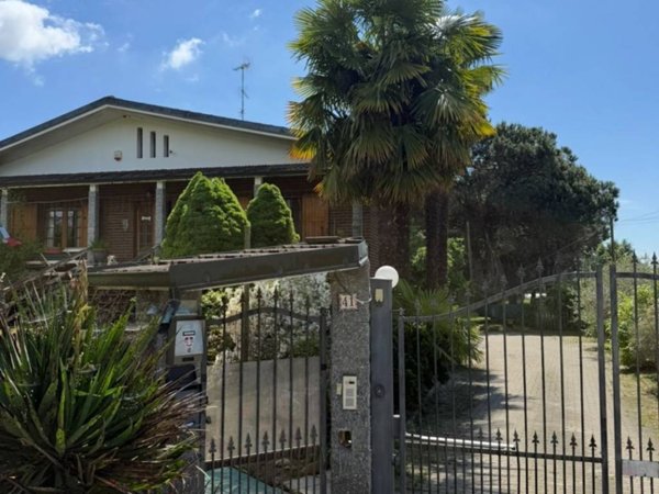 casa indipendente in vendita a Candelo