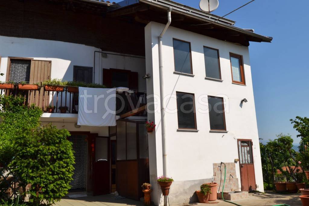 casa indipendente in vendita a Candelo