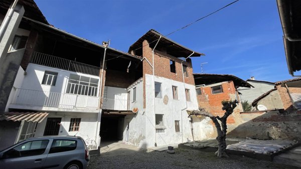 casa indipendente in vendita a Candelo