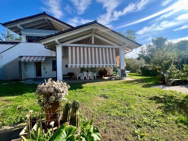 casa indipendente in vendita a Candelo