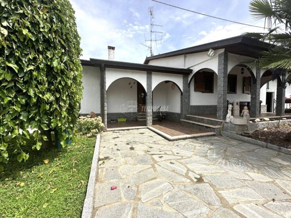 casa indipendente in vendita a Candelo