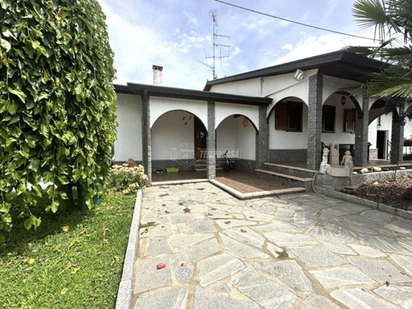 casa indipendente in vendita a Candelo