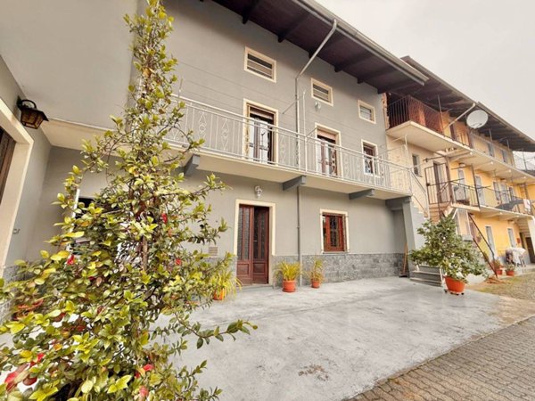 casa indipendente in vendita a Candelo