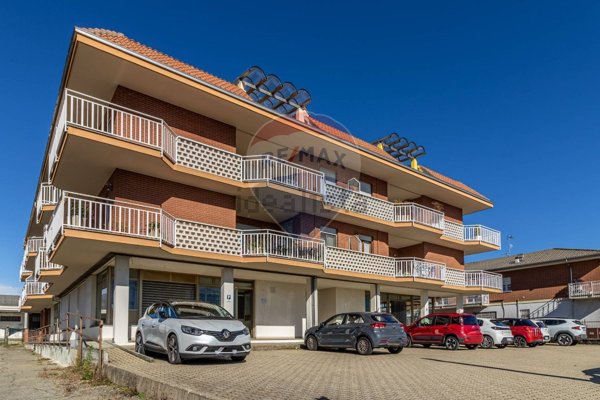 locale commerciale in vendita a Candelo