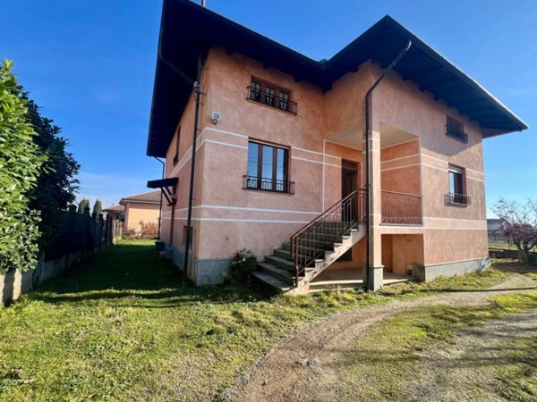 casa indipendente in vendita a Candelo