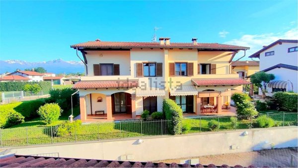 casa indipendente in vendita a Candelo