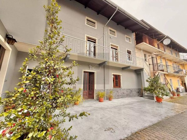 casa indipendente in vendita a Candelo