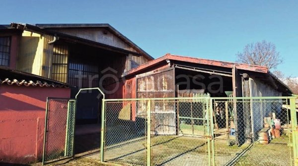 locale commerciale in vendita a Candelo