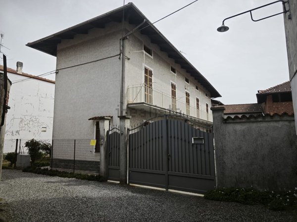 appartamento in vendita a Candelo in zona San Giacomo
