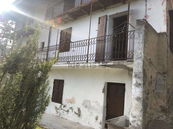casa semindipendente in vendita a Caprile
