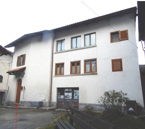 casa indipendente in vendita a Caprile